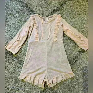 Mia Joy Joyfolie brand romper never been worn (F131)